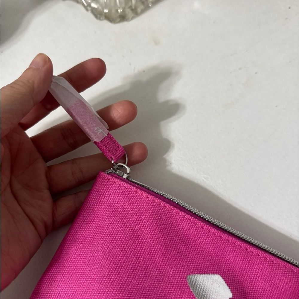 IT Cosmetic Bag Brand New - Picture 4 of 6